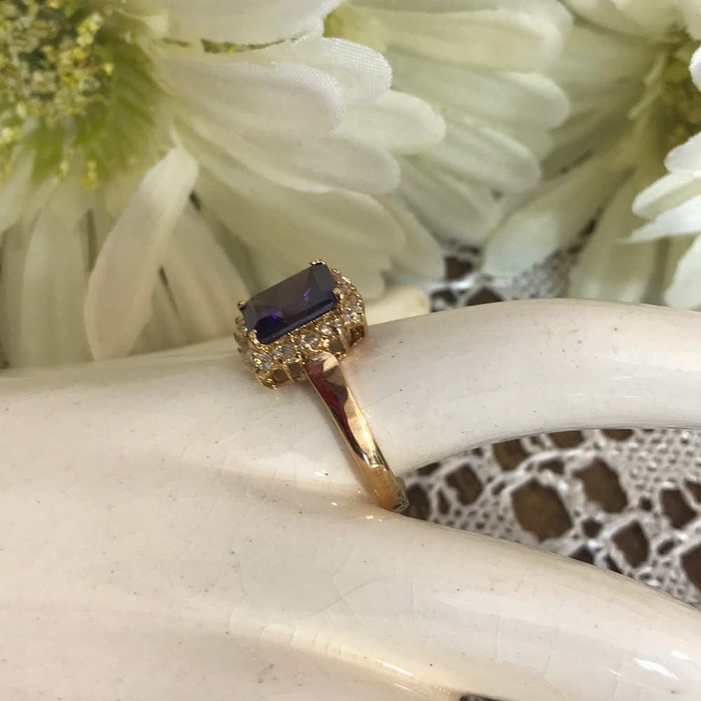 Gold Amethyst Statement Ring - Picture 2 of 5